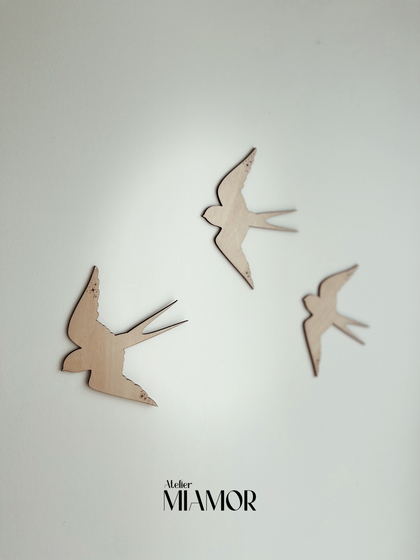 Trio d'hirondelles en bois - Décoration murale