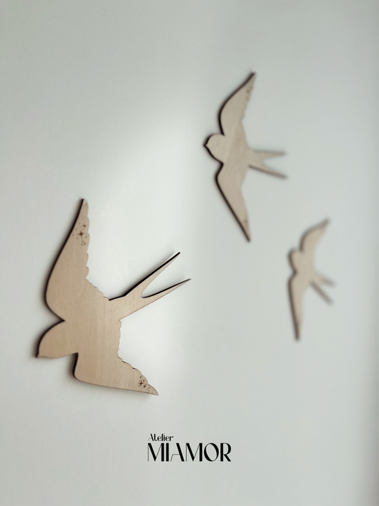 Trio d'hirondelles en bois - Décoration murale