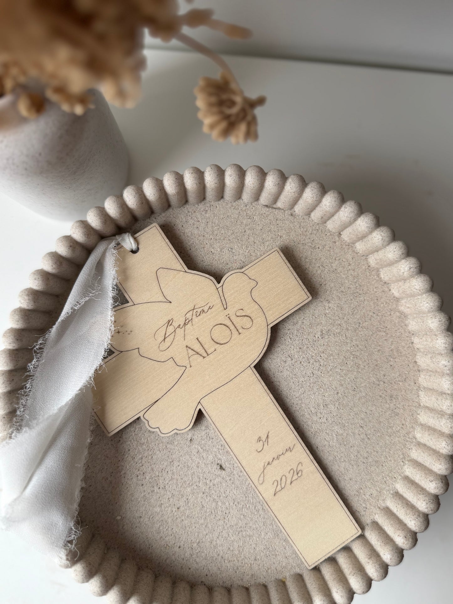 Croix religieuse en bois - Décoration baptême