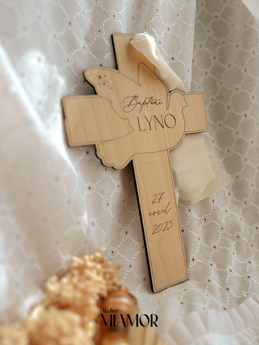Croix religieuse en bois - Décoration baptême