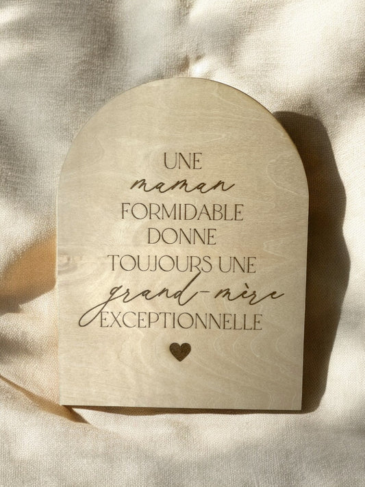 Carte en bois annonce grossesse maman