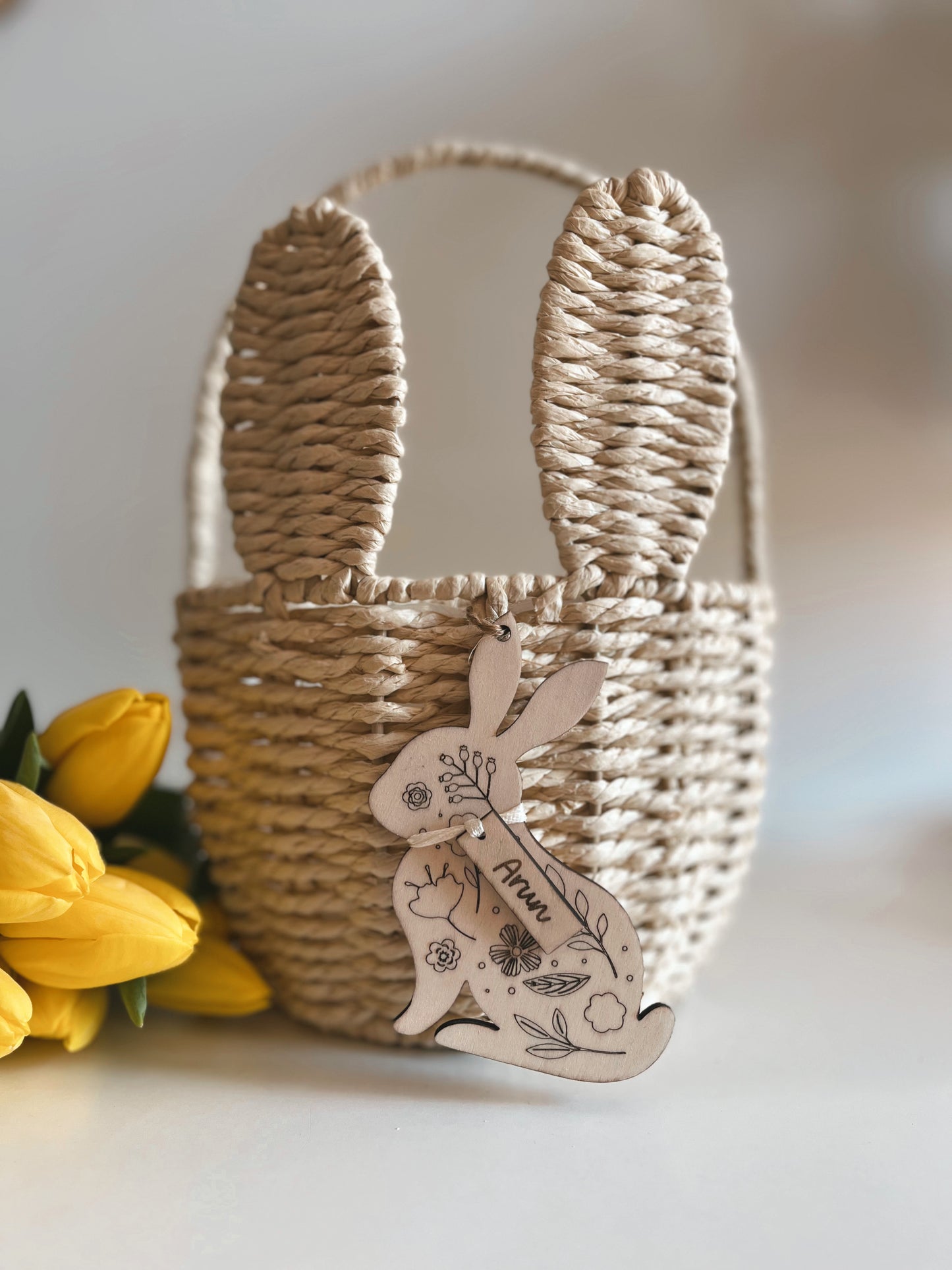 Lapin de Pâques fleuri en bois
