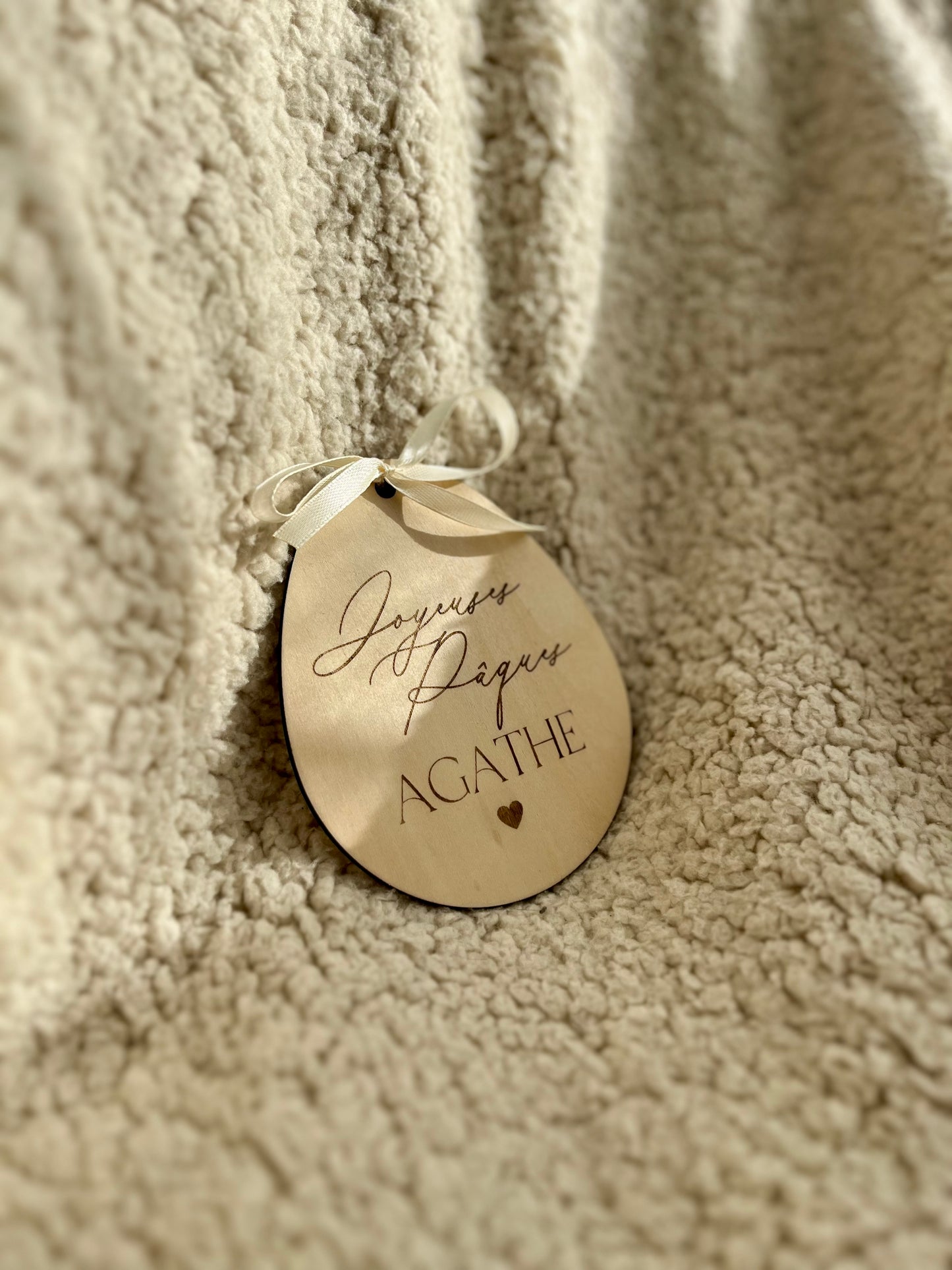 Oeuf de Pâques en bois