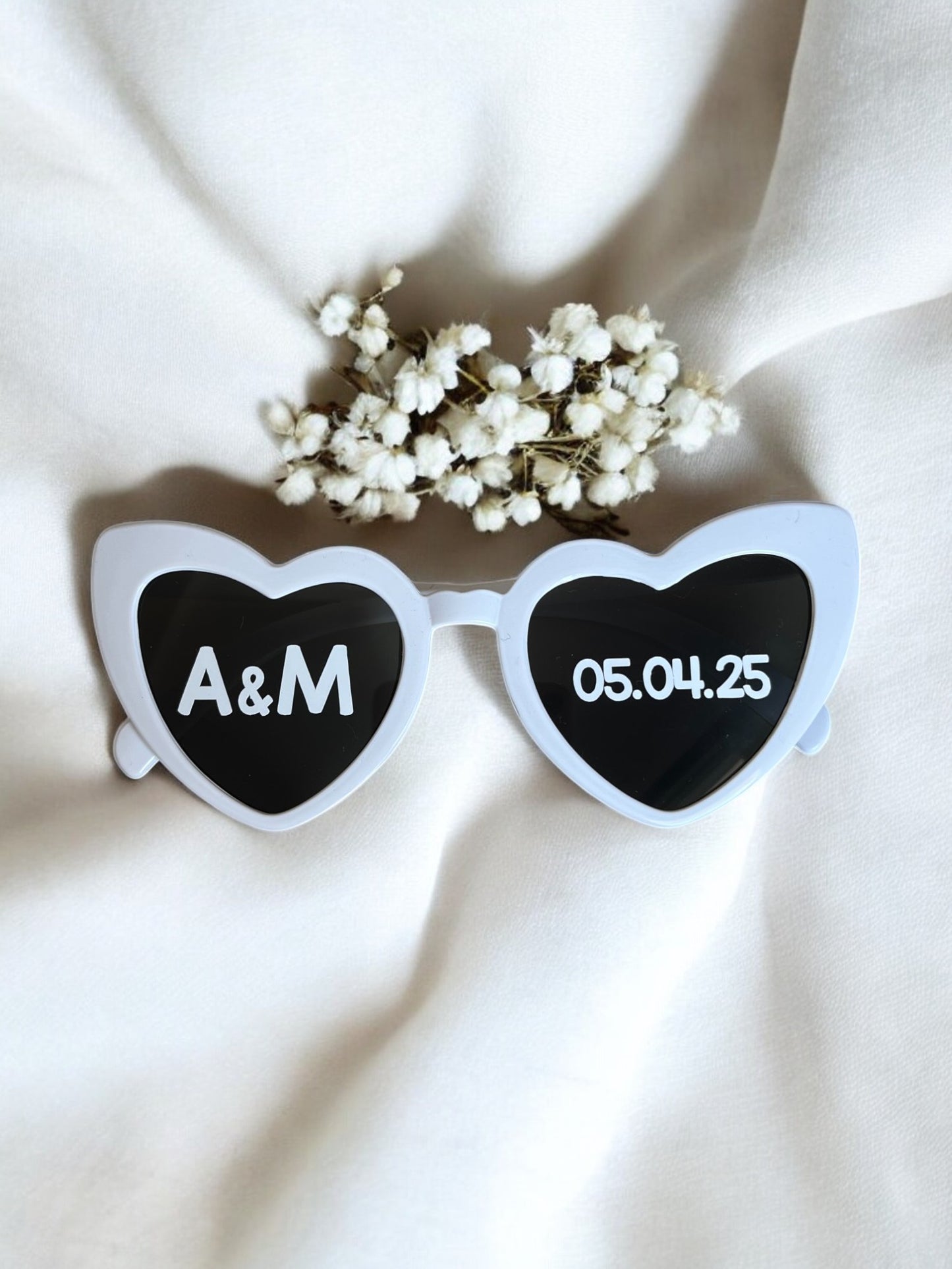 Stickers lunettes coeur pour mariage | Initiales et date