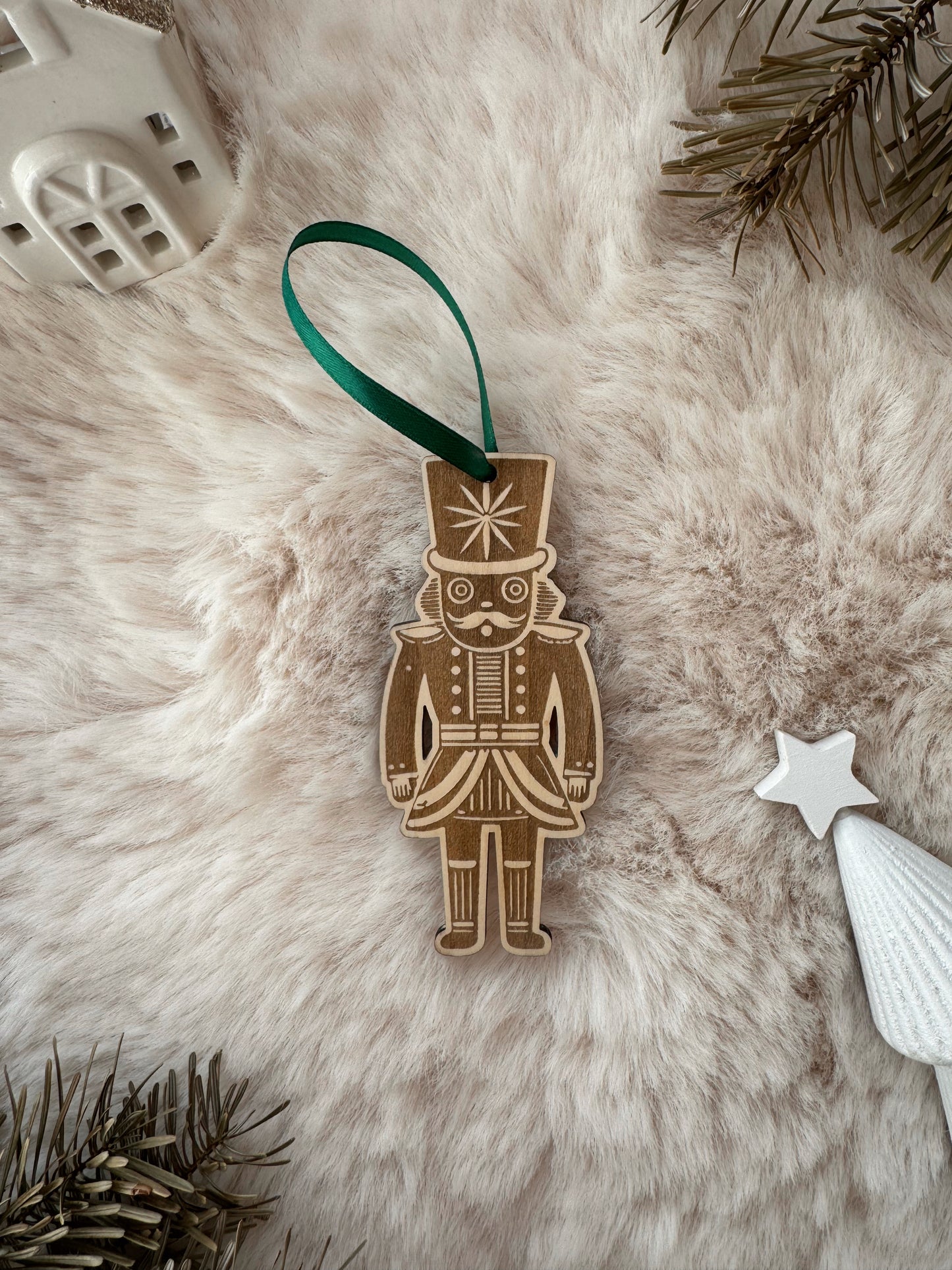 Casse noisette - Suspension sapin en bois