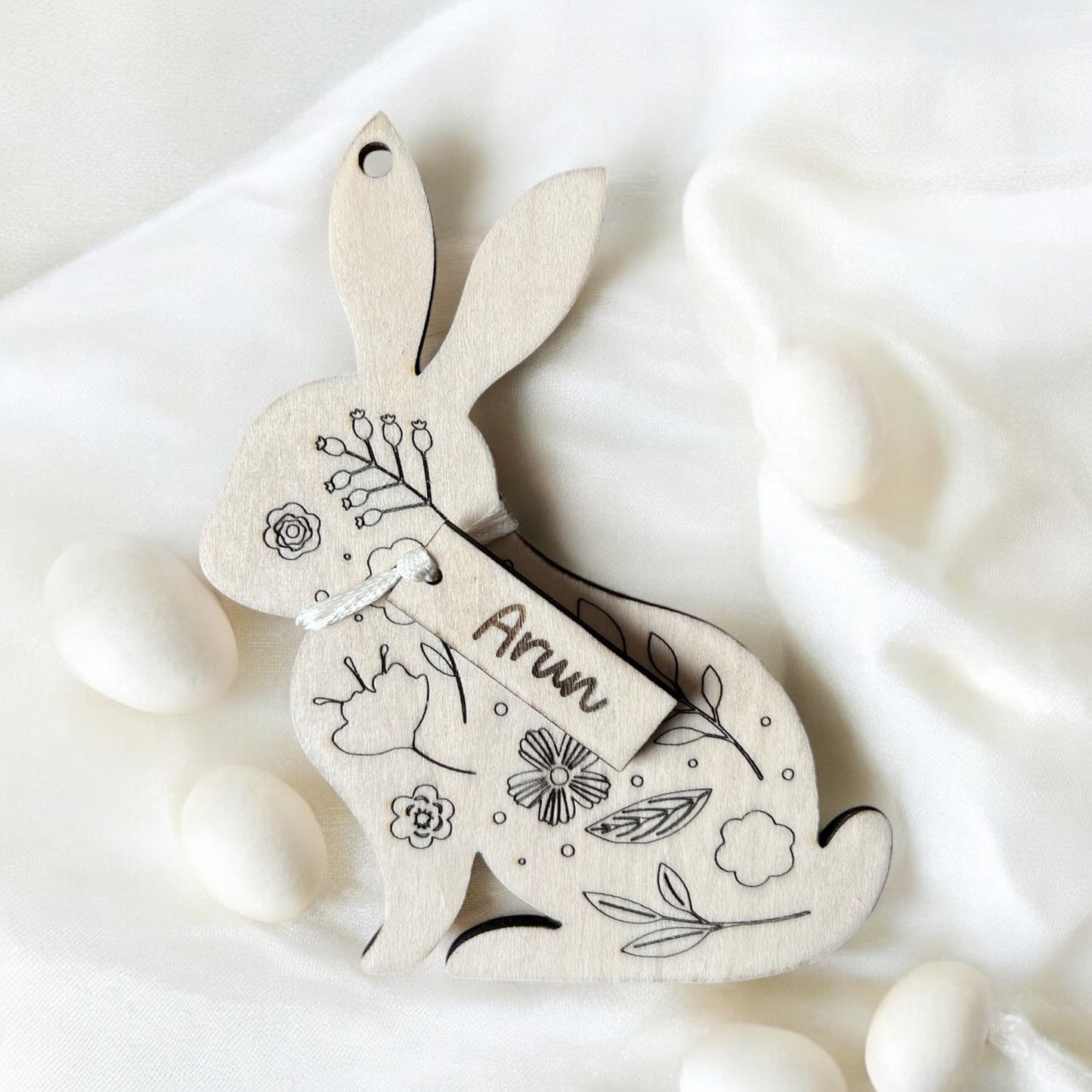 Lapin de Pâques fleuri en bois